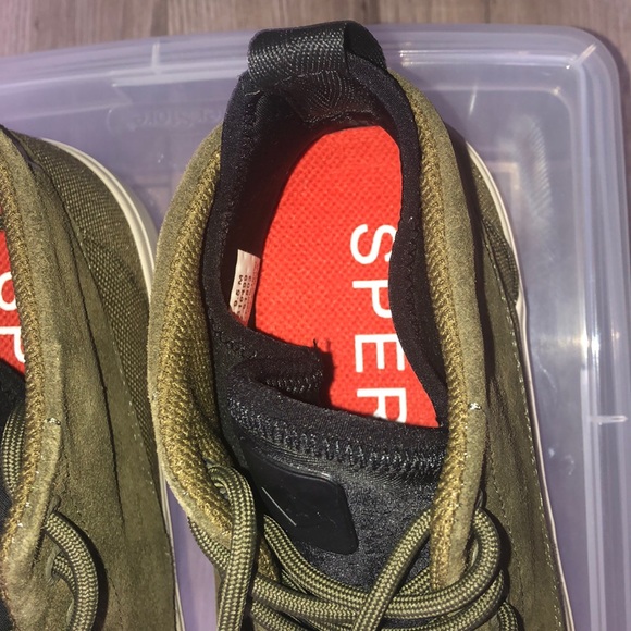 NWOT Sperry Sneakers Size 9.5 - Picture 5 of 6